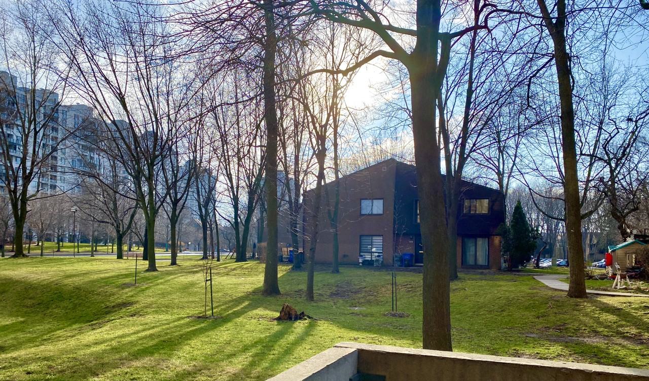 700 Rue de Gaspé - Photo 2 of 10