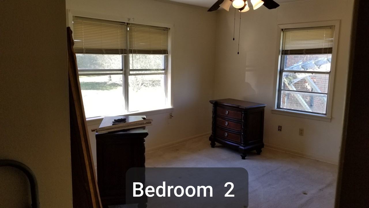 333 Shoreline Drive - Photo 2 of 13