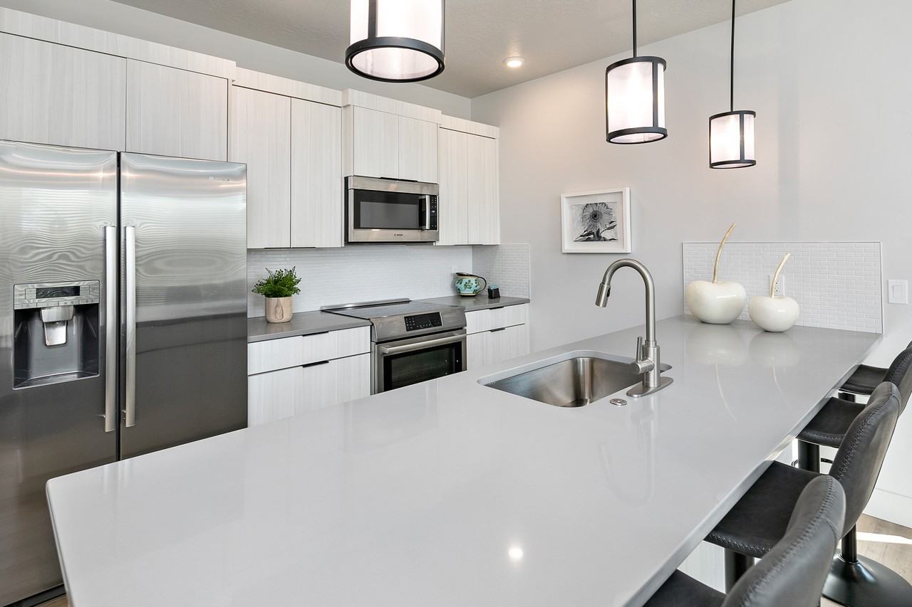 1713 West Jefferson Street #101 - Photo 2 of 21