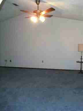 2206 Oakview Cir #2206 - Photo 2 of 12