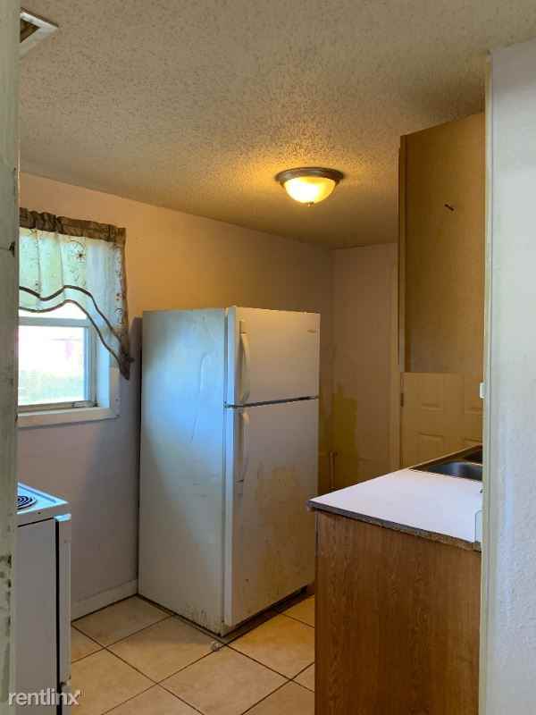 1717 E 20th St - Photo 2 of 2