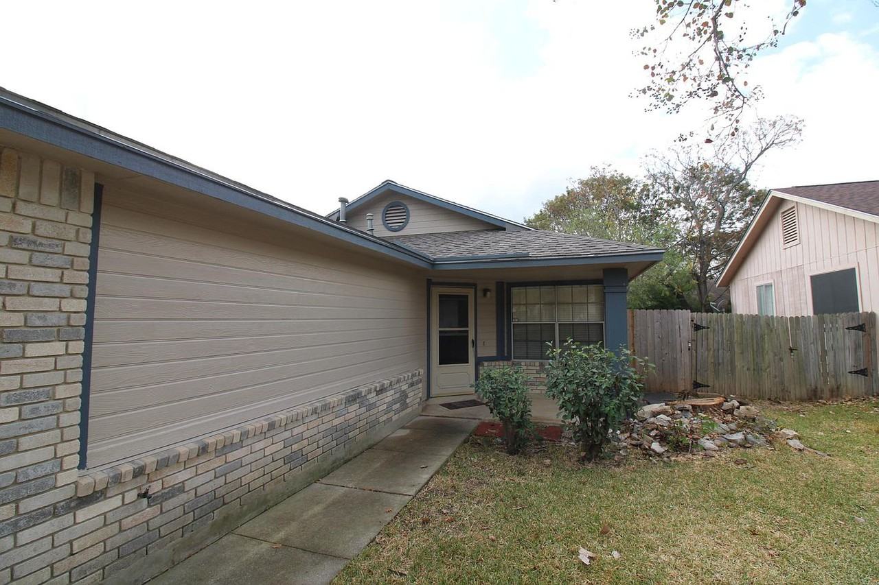 15547 Knollforest - Photo 2 of 21