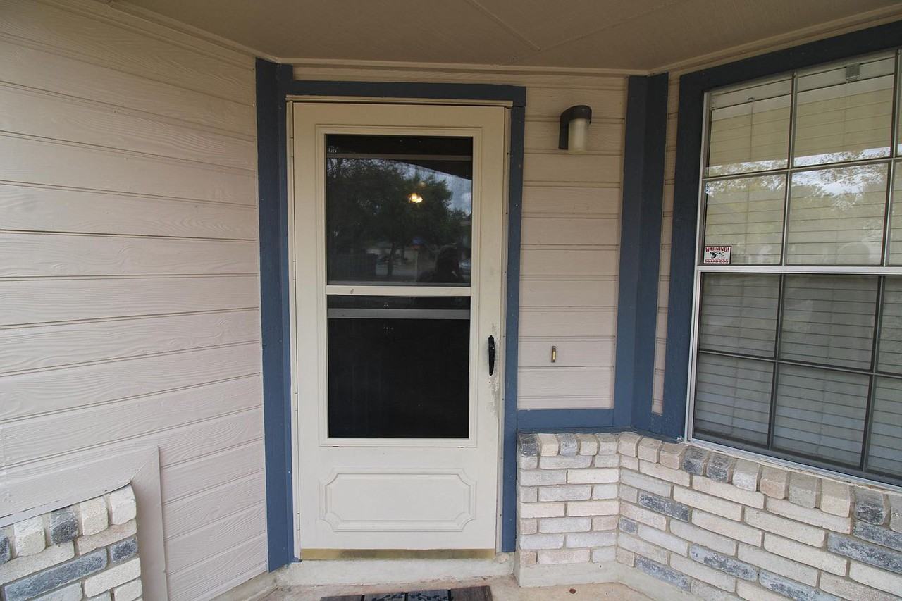 15547 Knollforest - Photo 3 of 21