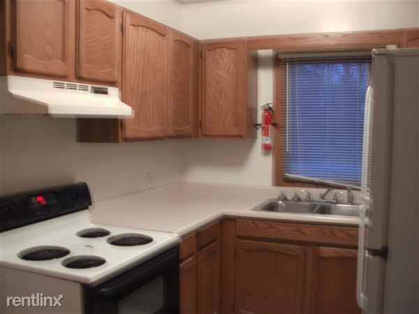 325 E Main St - Photo 2 of 6