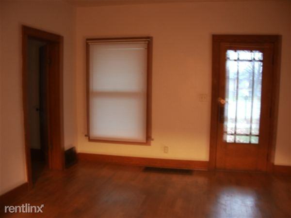 325 E Main St - Photo 3 of 6