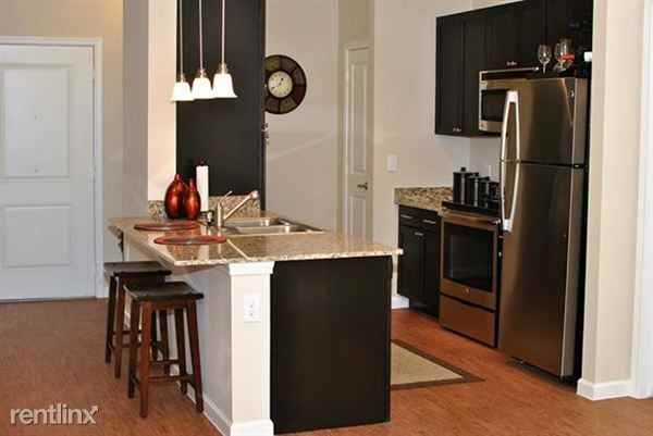 400 Ame Dr - Photo 3 of 7