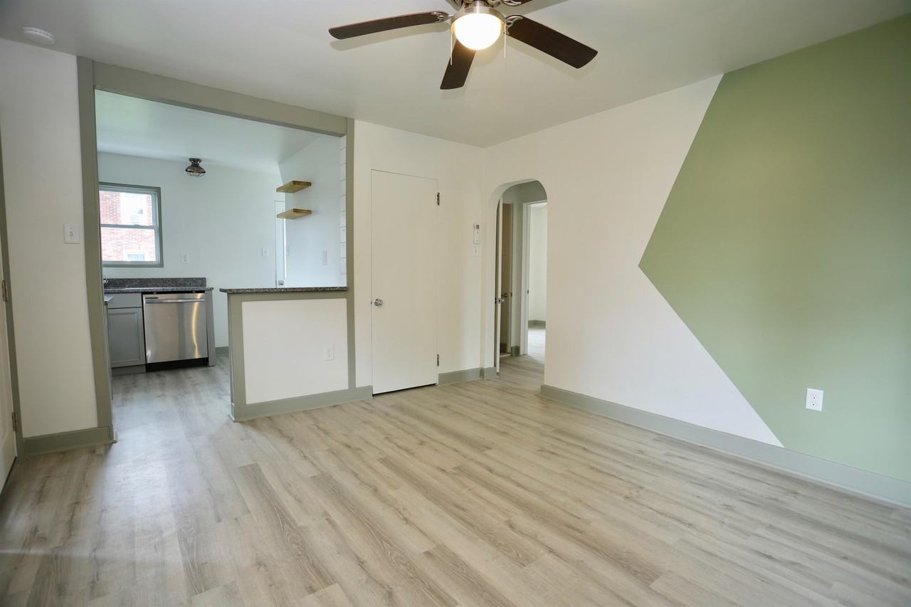 1217 E Poplar St - Photo 2 of 18