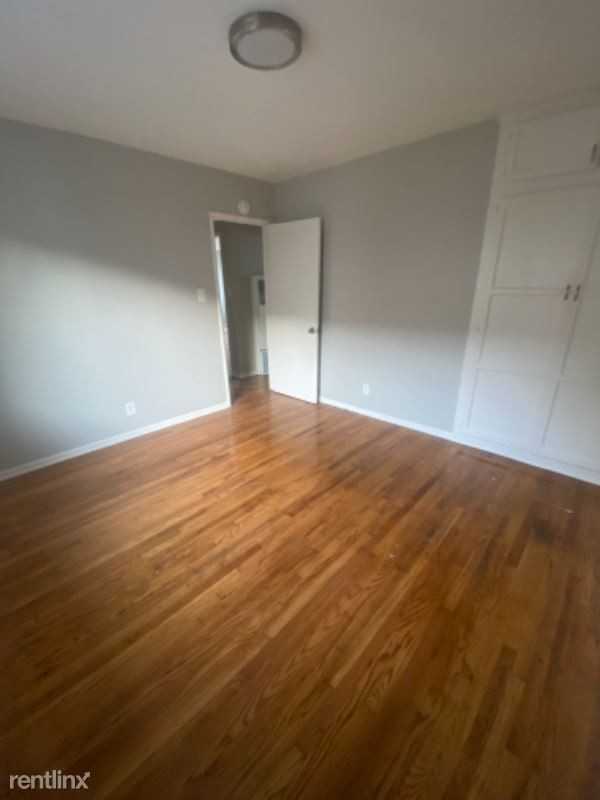 1548 W 20th St - Photo 2 of 19