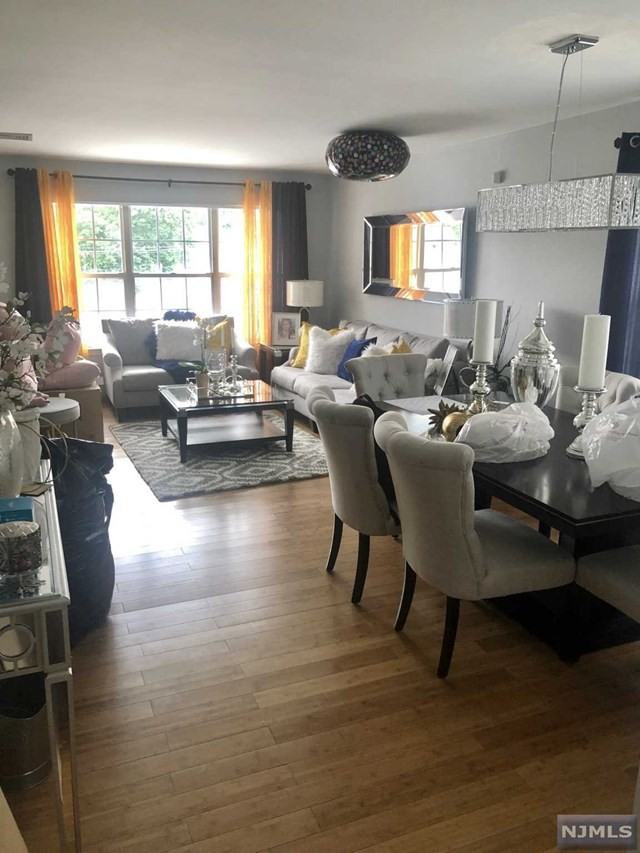 271 Hamilton Pl - Photo 2 of 2