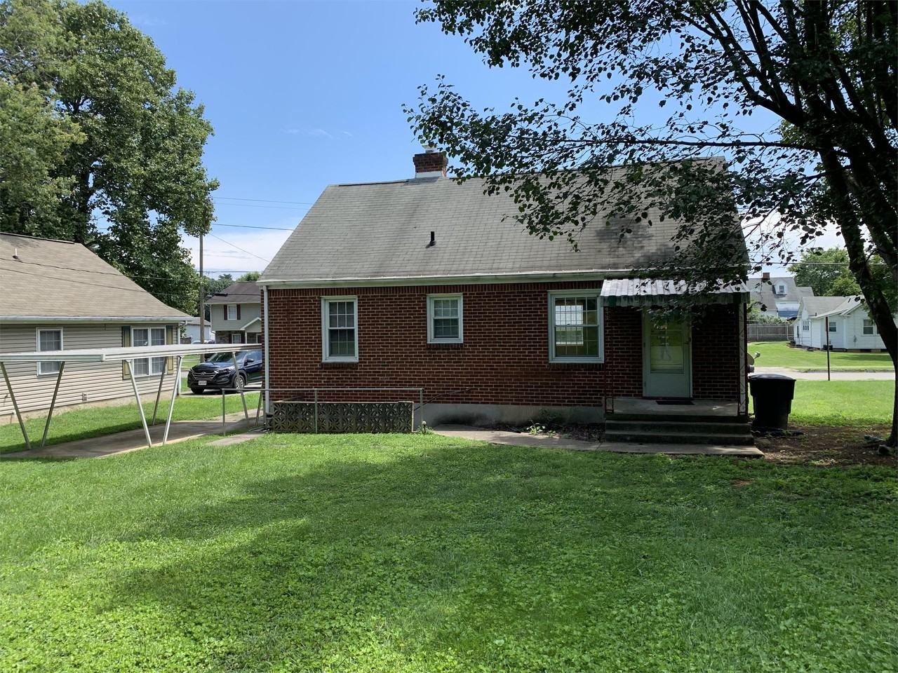 2408 King St Ne - Photo 2 of 14