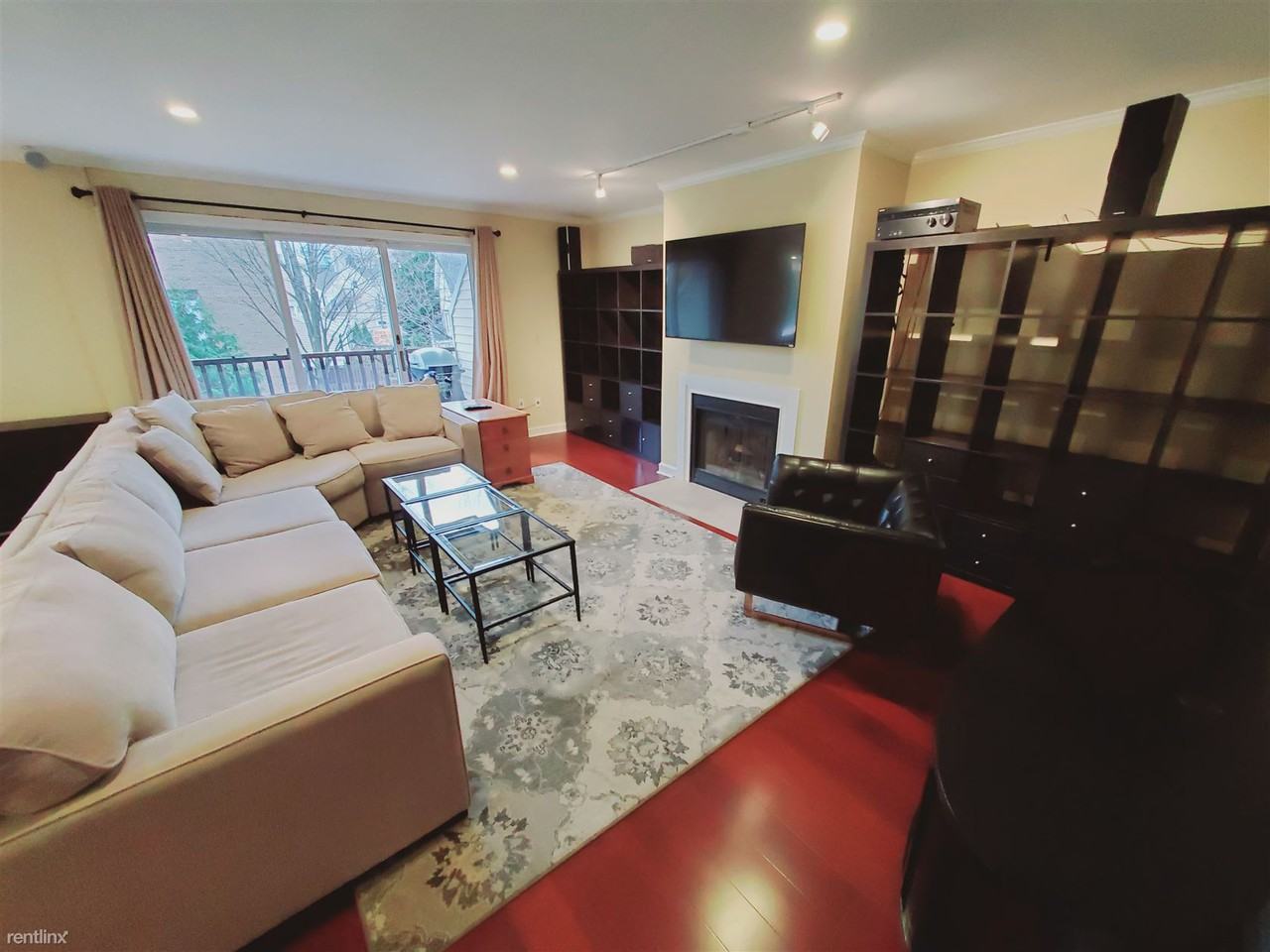 101 Grove St - Photo 3 of 11