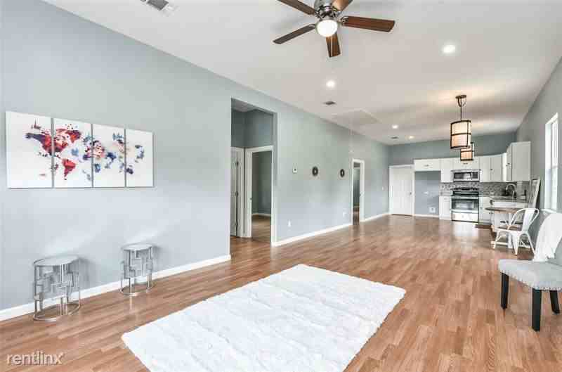 1219 Gregg St - Photo 3 of 35