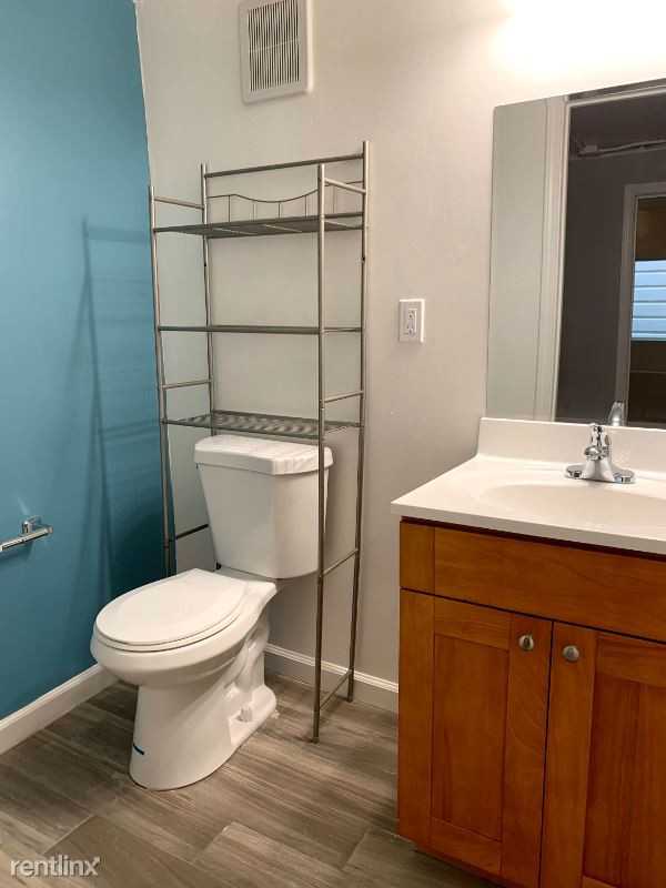 151 Evergreen Ave - Photo 3 of 9