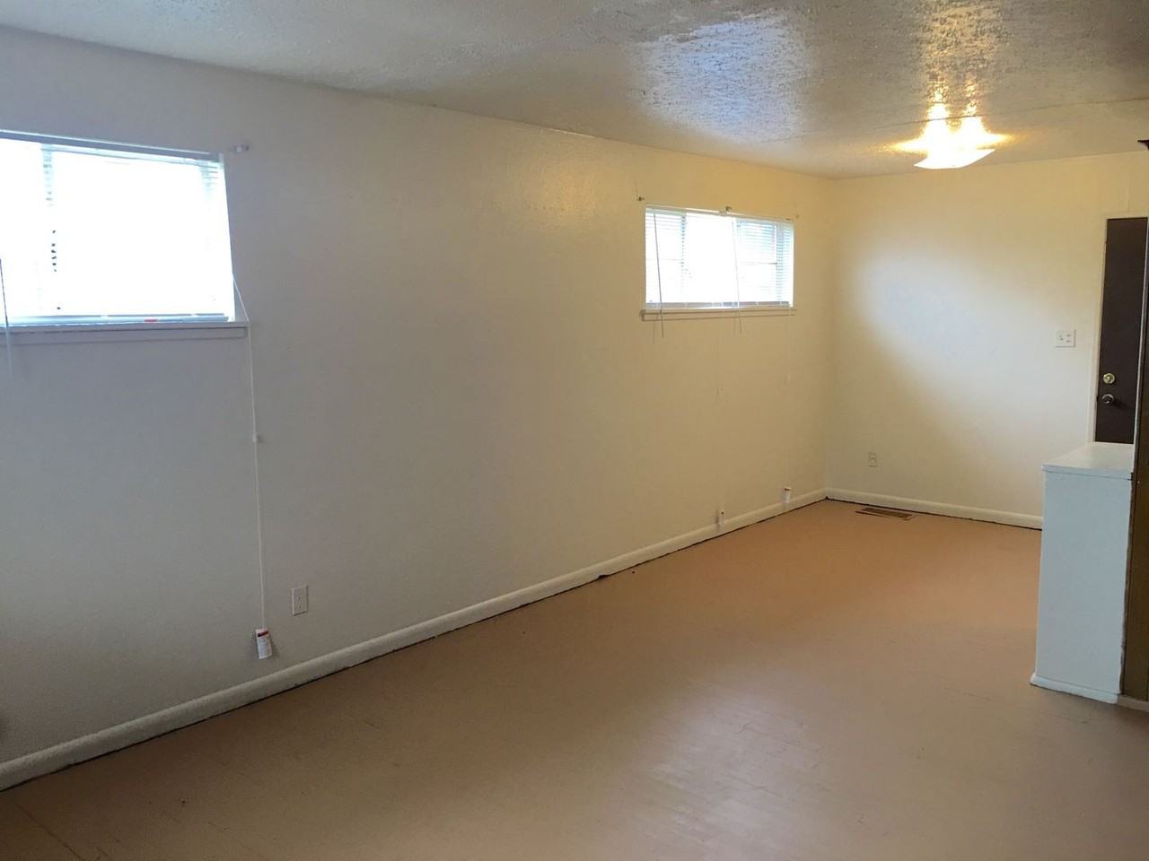 846 Marilyn St - Photo 2 of 14