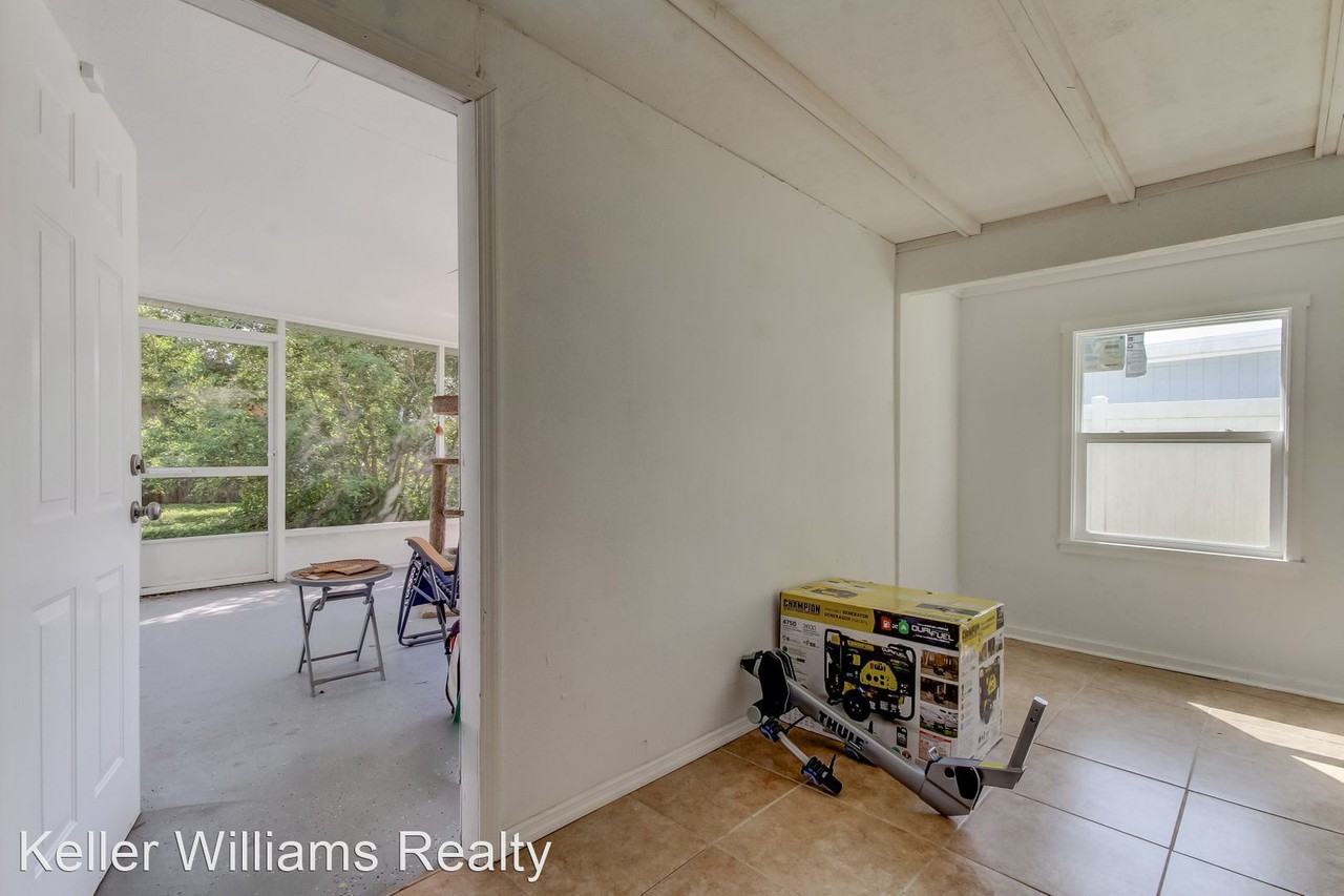 6515 Orchard Dr N - Photo 3 of 28