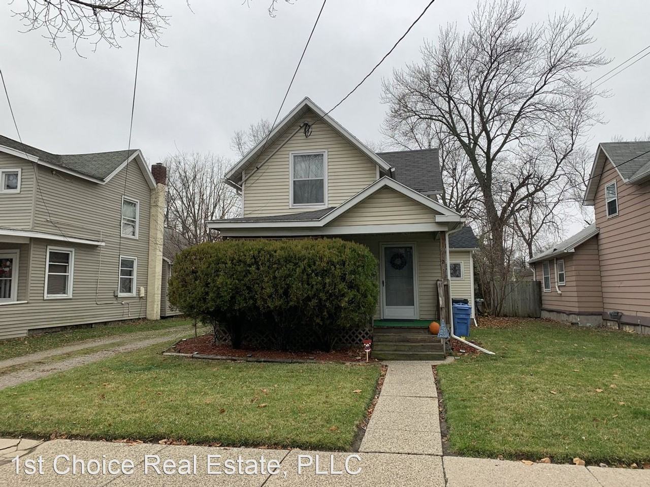 212 S 8th St - Photo 2 of 10