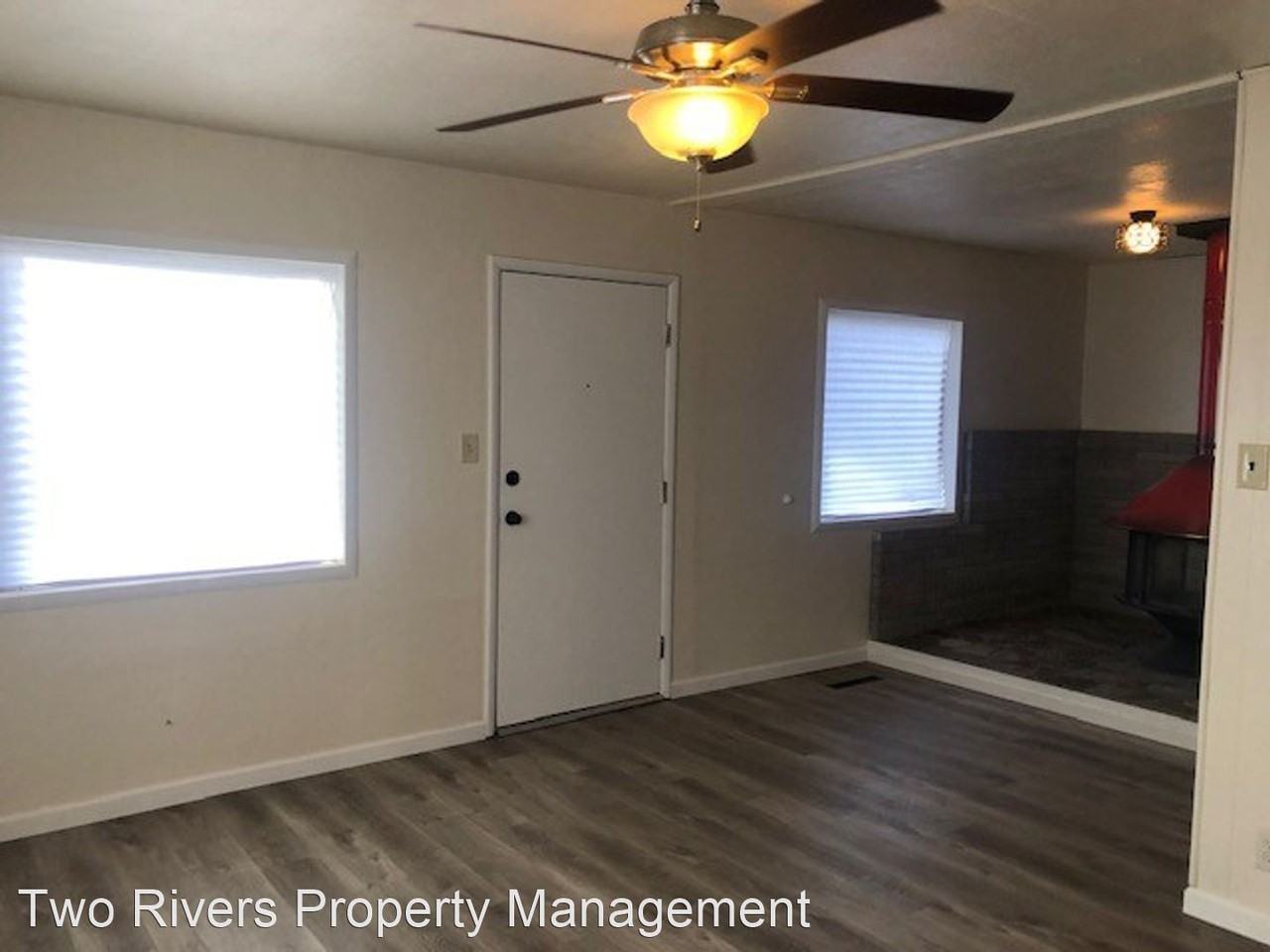 918 W 3rd St - Photo 2 of 12