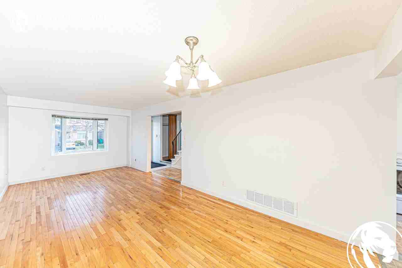 33 Mayfair Cres #1 - Photo 3 of 20