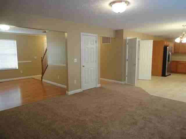 4480 Kidwell Ln - Photo 3 of 14