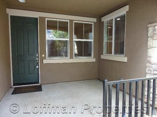 2202 Las Palomas Loop - Photo 2 of 14