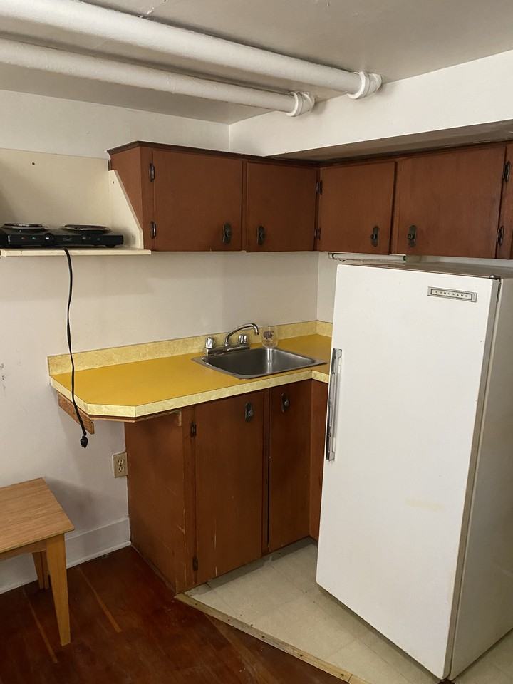 5 St NW & 21 Ave NW - Photo 2 of 5