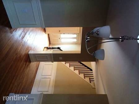 1 Swan Ct - Photo 2 of 5