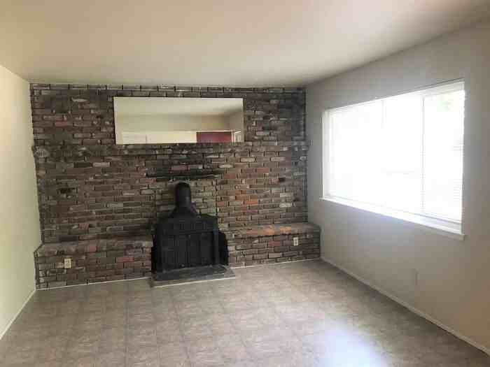 6618 5th Ave - Photo 2 of 10