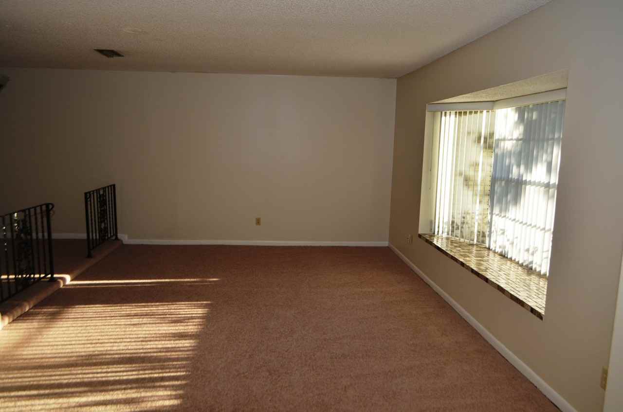 1220 Tracy Dr - Photo 2 of 12