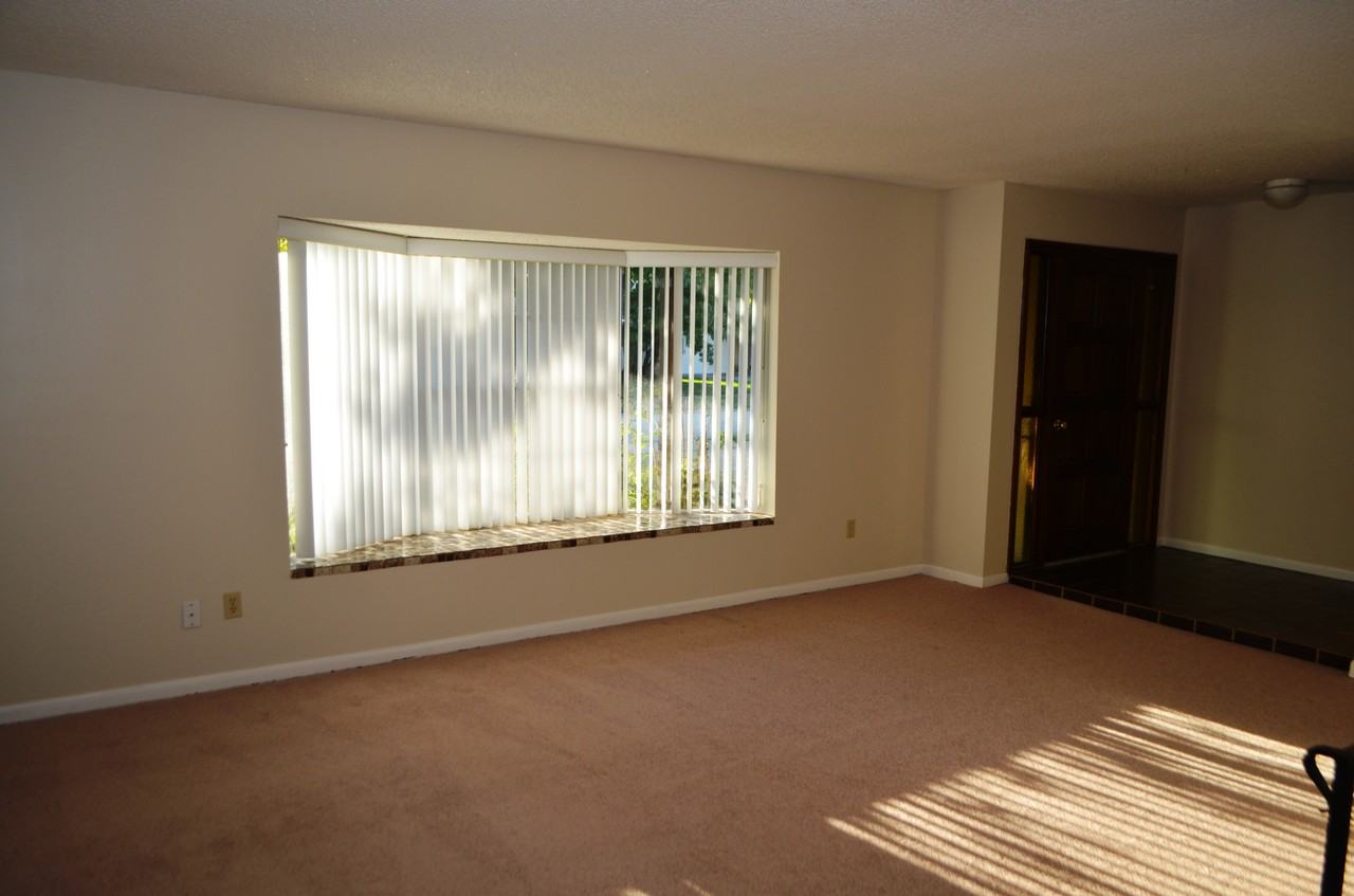 1220 Tracy Dr - Photo 3 of 12