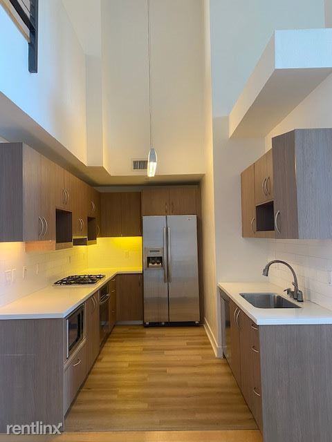 12837 Moorpark St - Photo 2 of 32