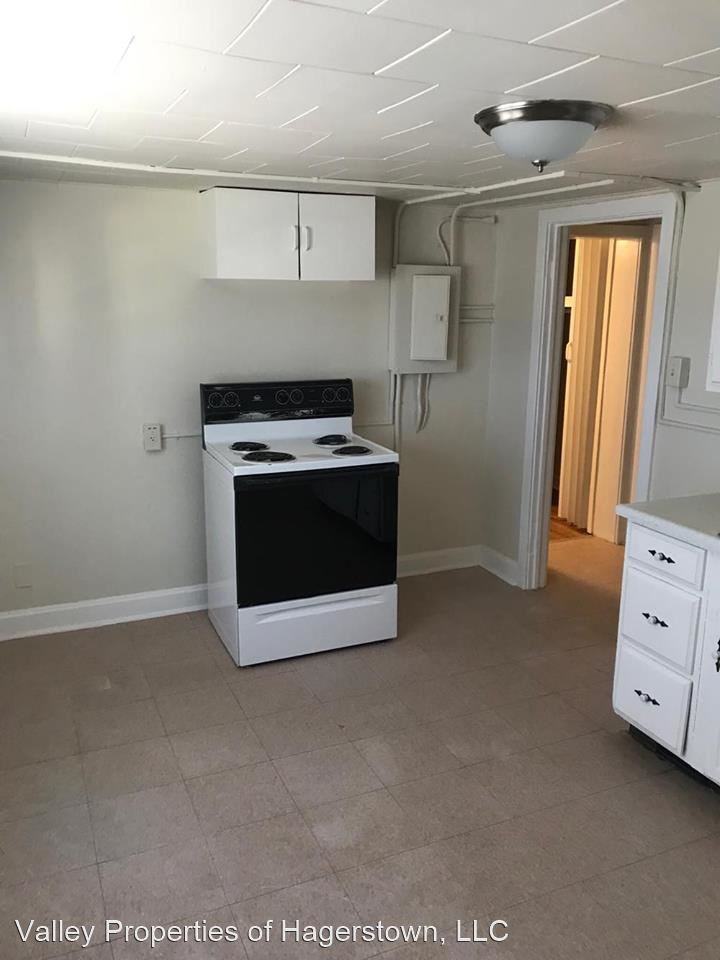 401-403 Guilford Ave - Photo 3 of 11