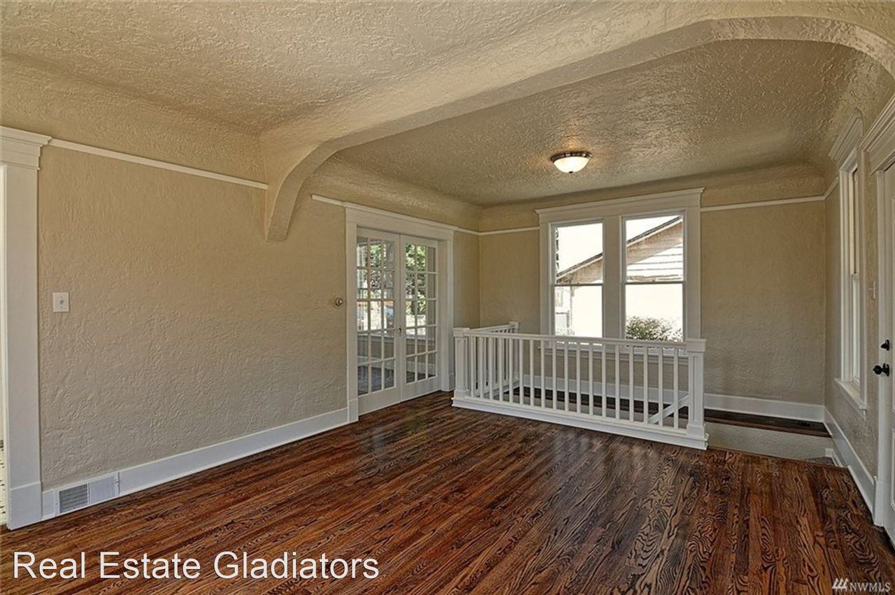 328 S Lewis St - Photo 2 of 21