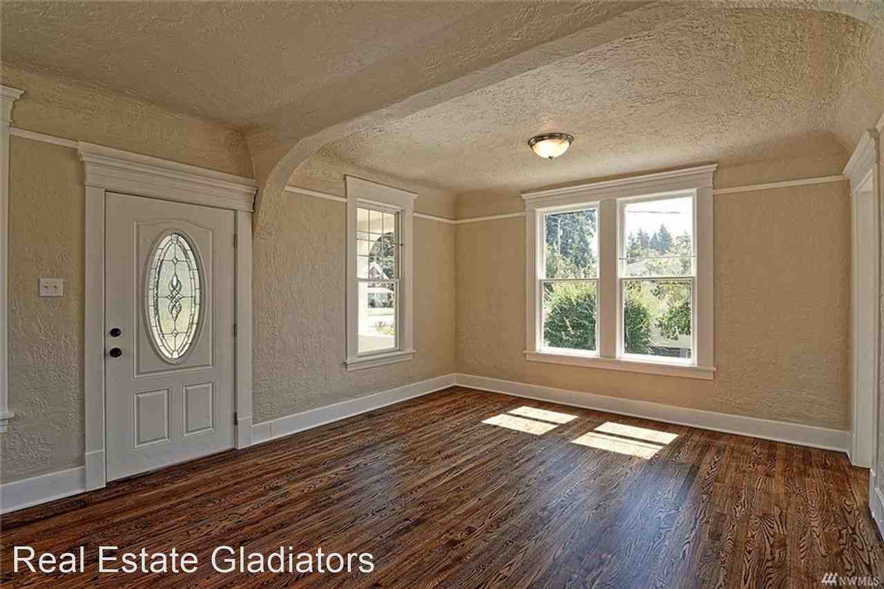 328 S Lewis St - Photo 3 of 21