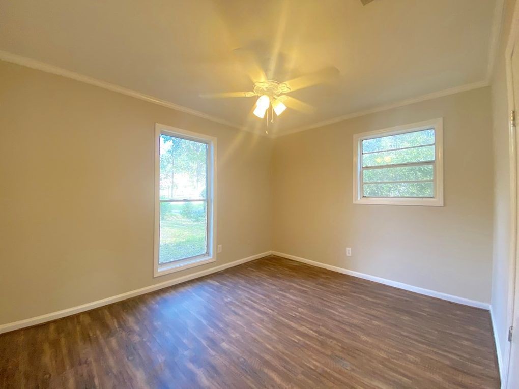 5002 Dodd Dr - Photo 3 of 13