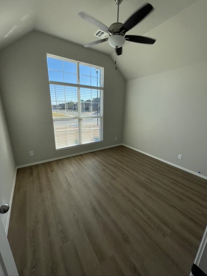 13324 S 19th Pl - Photo 3 of 23