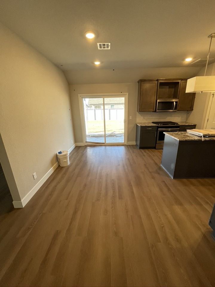 13324 S 19th Pl - Photo 7 of 23