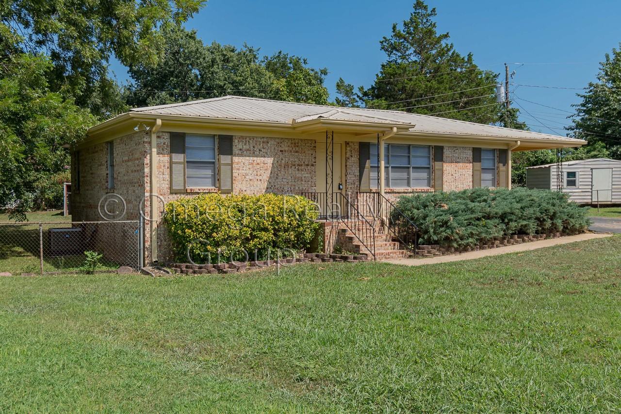 7716 Michael Cir - Photo 2 of 30