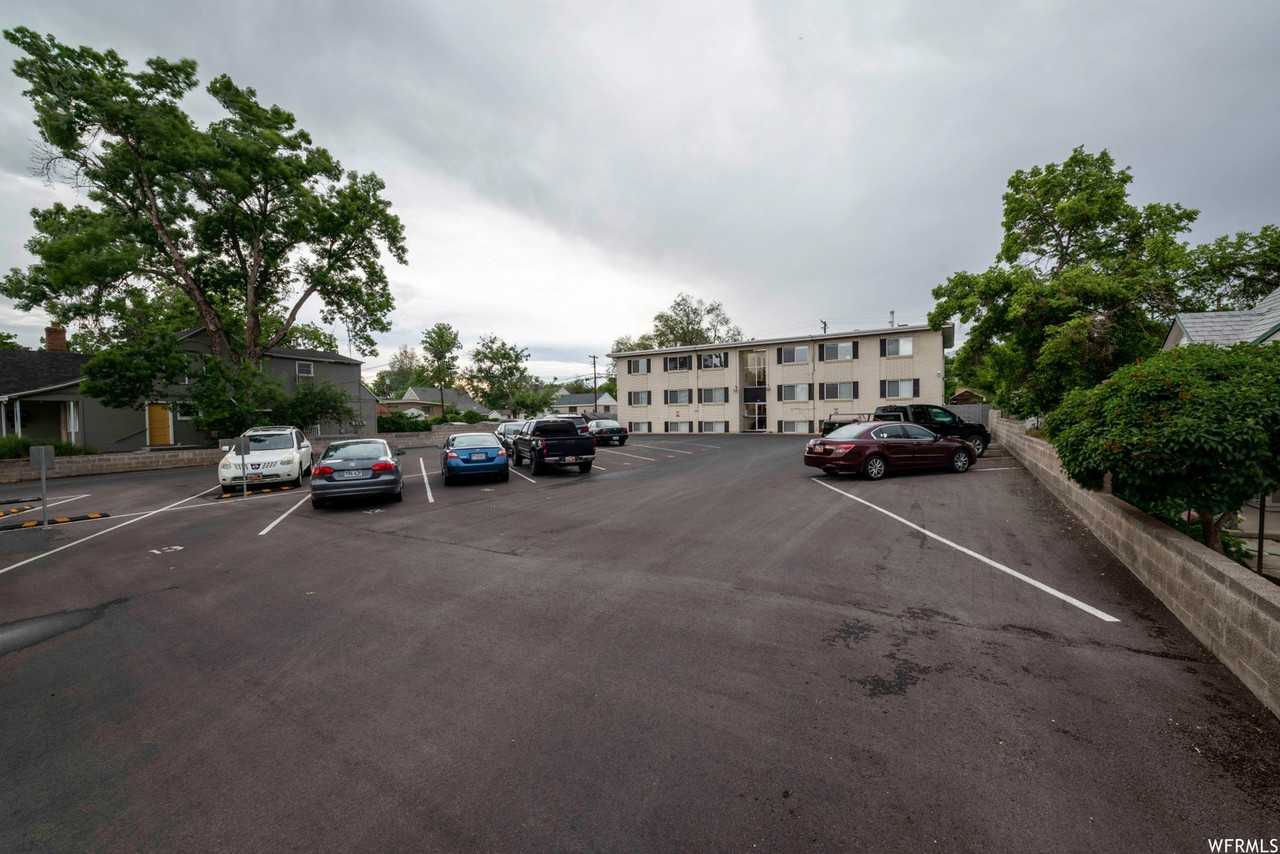 550 W 200 S - Photo 3 of 17