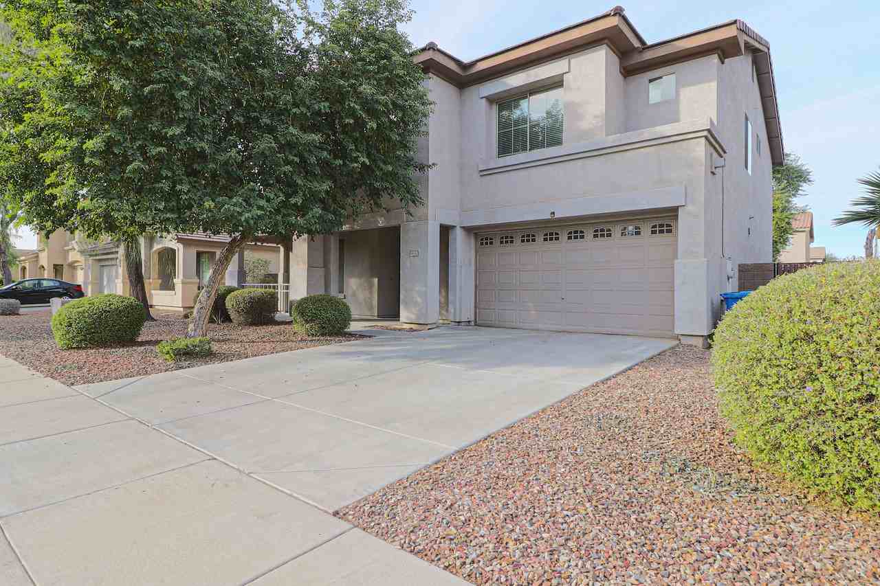 14332 W Crocus Dr - Photo 3 of 43