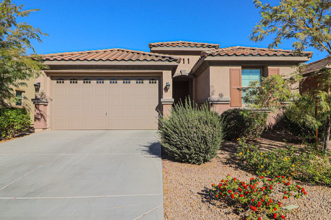 10910 E Calypso Ave - Photo 3 of 32