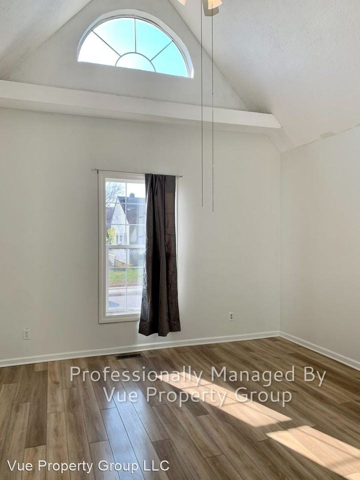 1330 E Naomi St - Photo 2 of 15