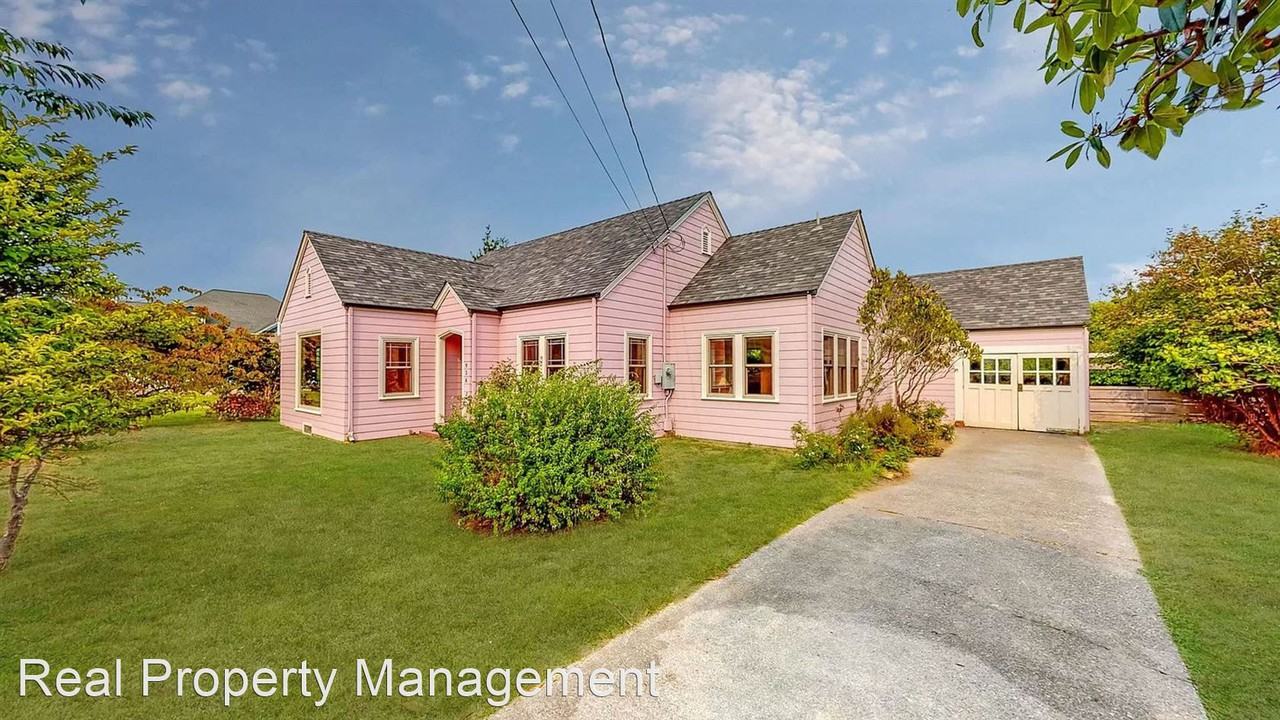 934 Main St - Photo 2 of 50