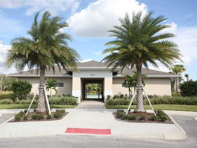 4455 Reisswood Loop - Photo 3 of 6