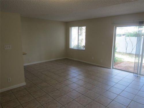 1493 Nw 94th Way #2A - Photo 3 of 8