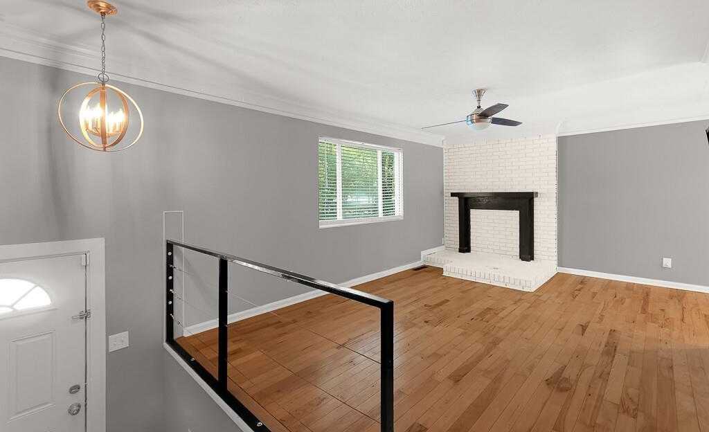 8725 Watkins Rd - Photo 3 of 26