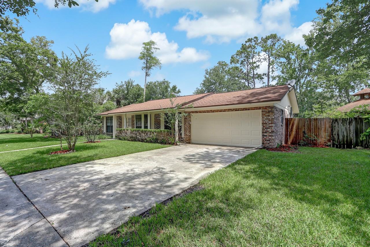 1758 Alder Dr - Photo 3 of 46