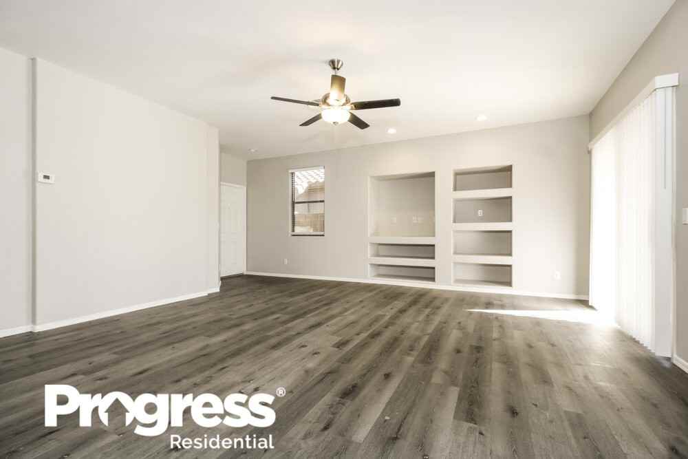 12539 W Estero Ln - Photo 3 of 21