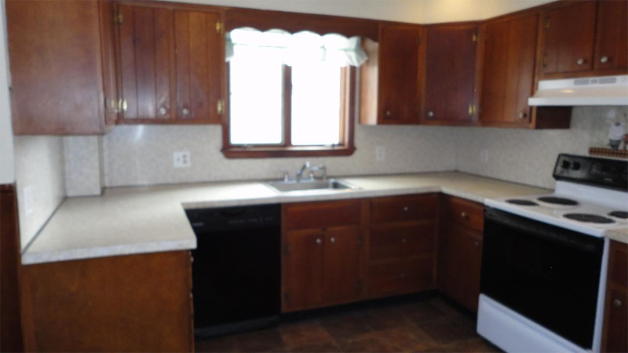 427 2nd Ave - Photo 3 of 25