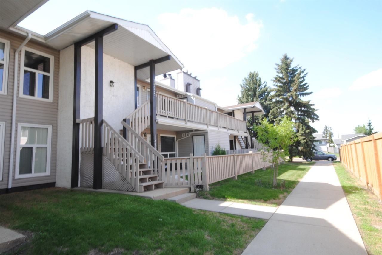 15027 26 St Nw - Photo 3 of 50