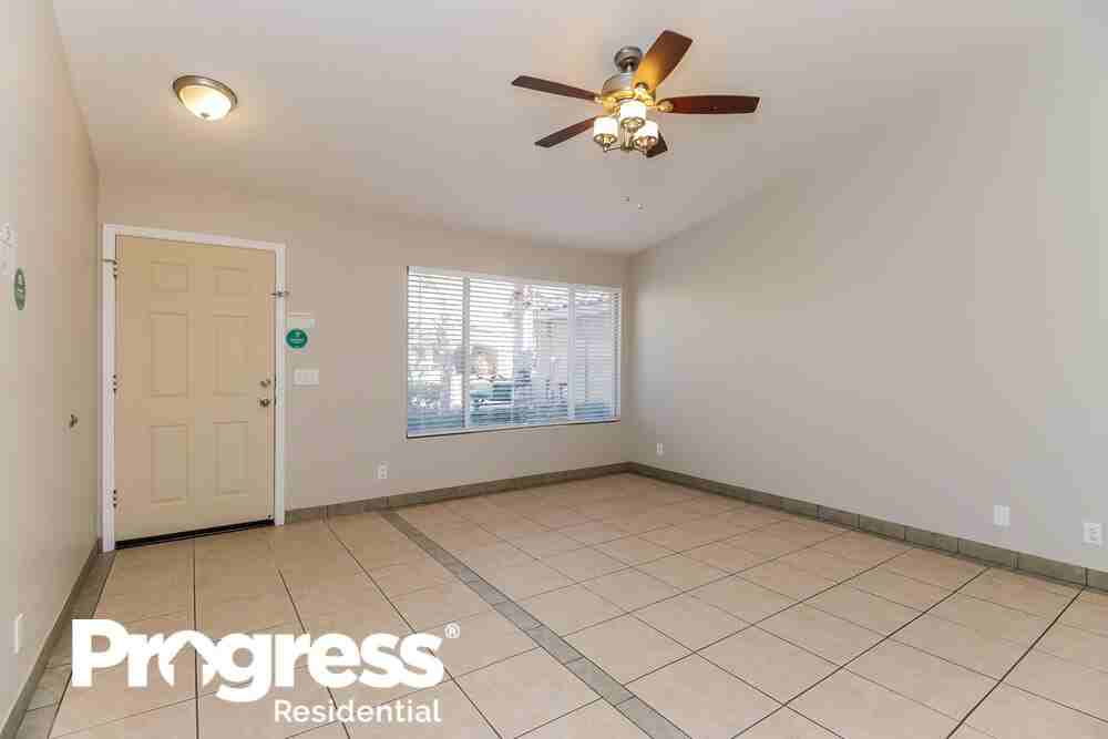 141 W Shamrock St - Photo 3 of 21